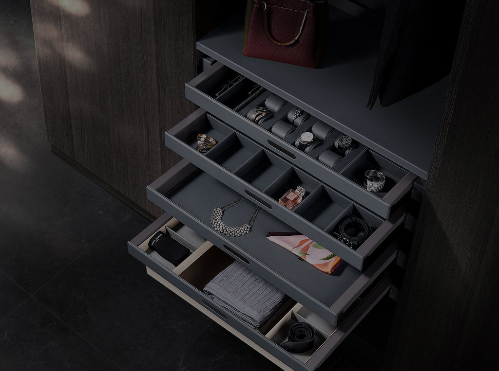Wardrobe Accessories 'em couro'